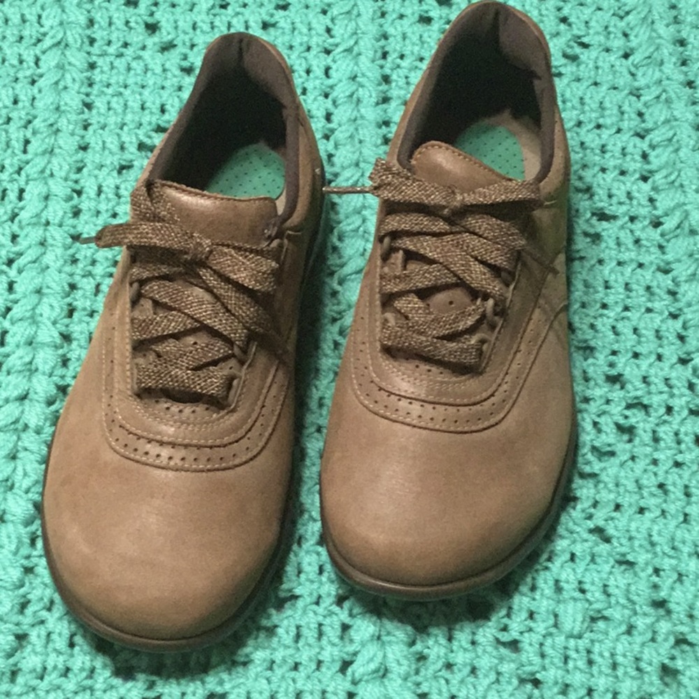 SAS Women’s Brown Suede Shoes 9ww